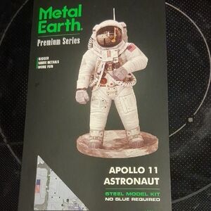 Apollo 11 Astronaut Model Kit